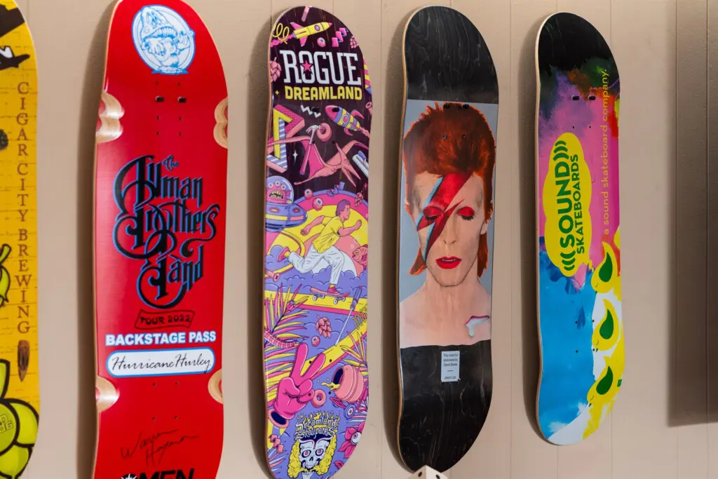 010f1f99813140c980c3295d3651c7e6 LargeOriginal.jpg