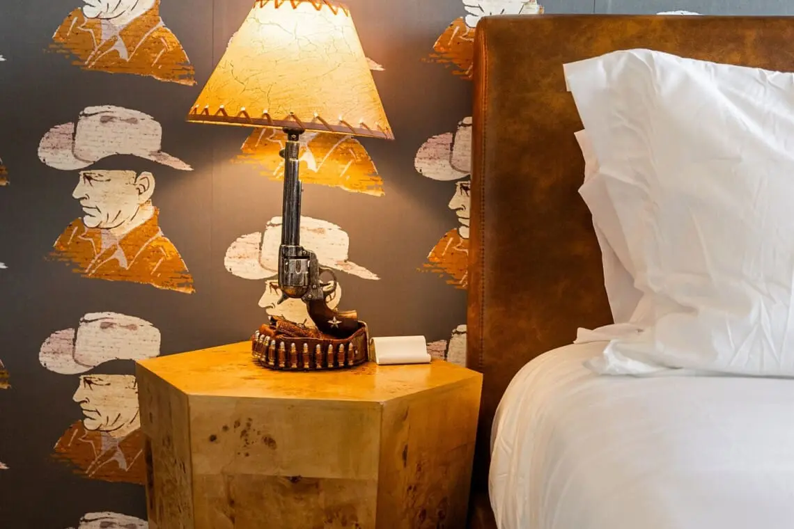 05e6c8cd8939406fbeff47f4123e1558 LargeOriginal.jpg