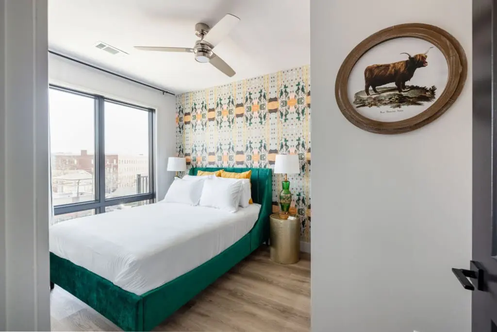 12ff73f65cc74a779f6c1be9423427b9 LargeOriginal.jpg