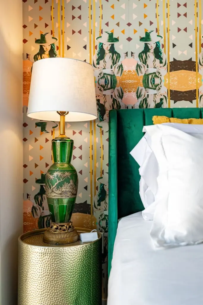 19ac92e611a4484e9c2ab37fa4915c83 LargeOriginal.jpg