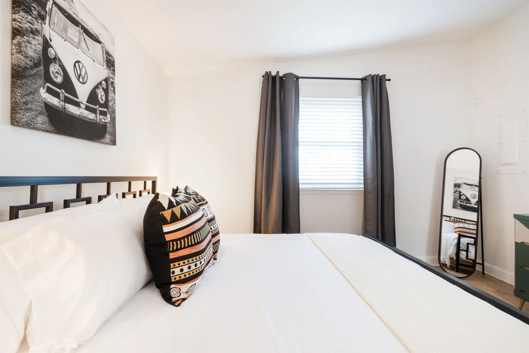 2ef216e1acce4d56b181fdfac1ebb88d LargeOriginal.jpg