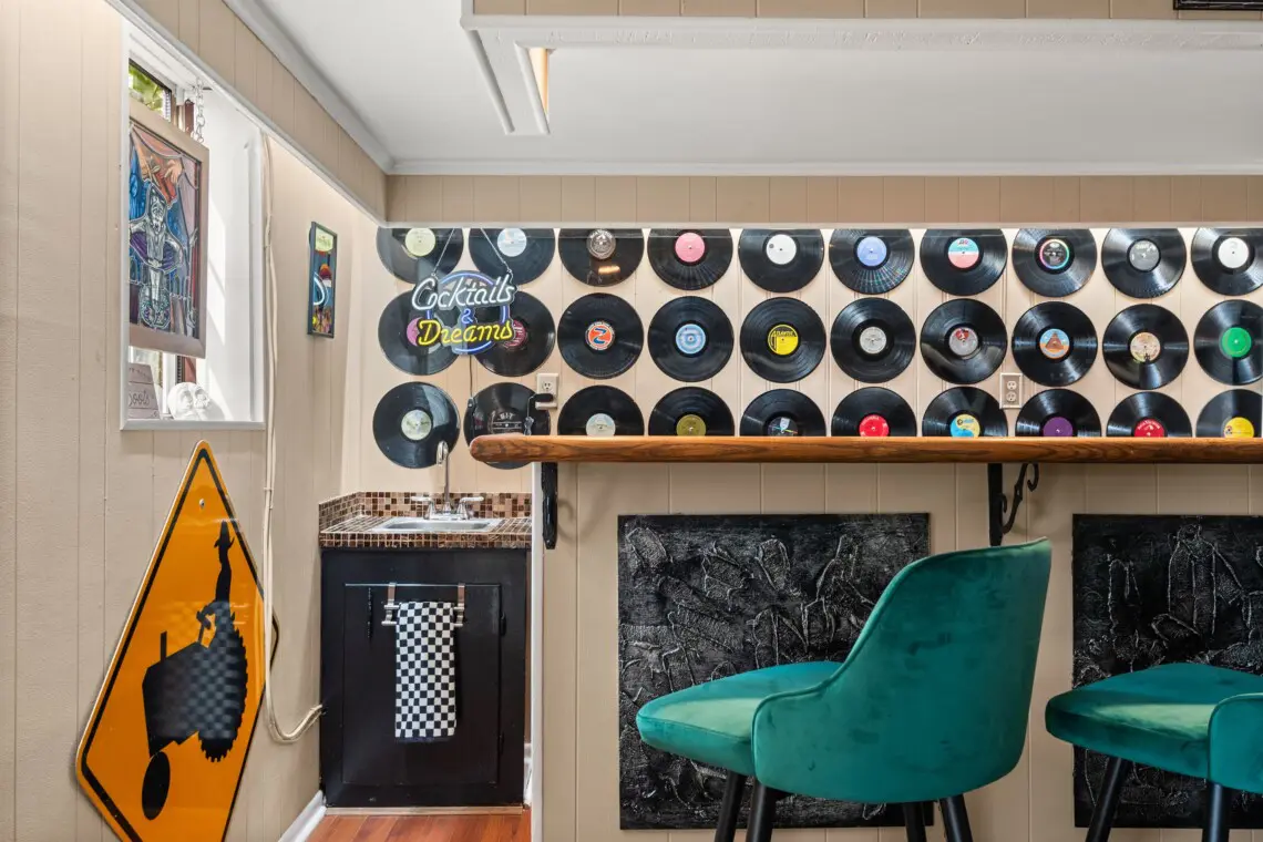 4a2e532e14be4fd3b73232713840f9c7 LargeOriginal.jpg