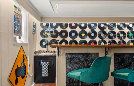 4a2e532e14be4fd3b73232713840f9c7 LargeOriginal.jpg