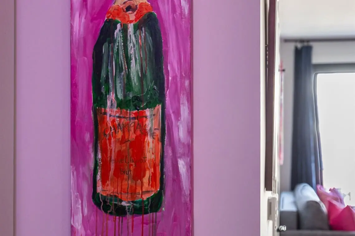 5d68c3b89f1846b79269639d65a37783 LargeOriginal.jpg