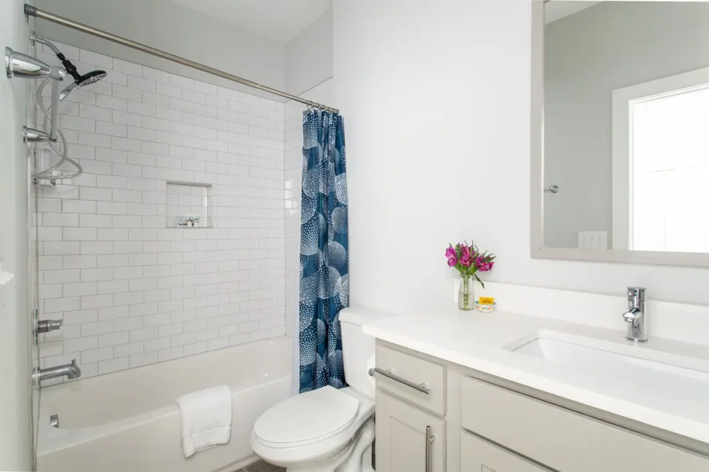 8c183fcef5424adaab34a7388515b7e7 LargeOriginal.jpg