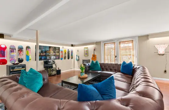 93552fc33e1c4c3fb6eda48d35803723 LargeOriginal.jpg