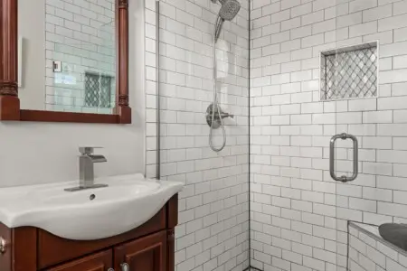 b392e02ae9a543099c8a8c809ff14e42 LargeOriginal.jpg