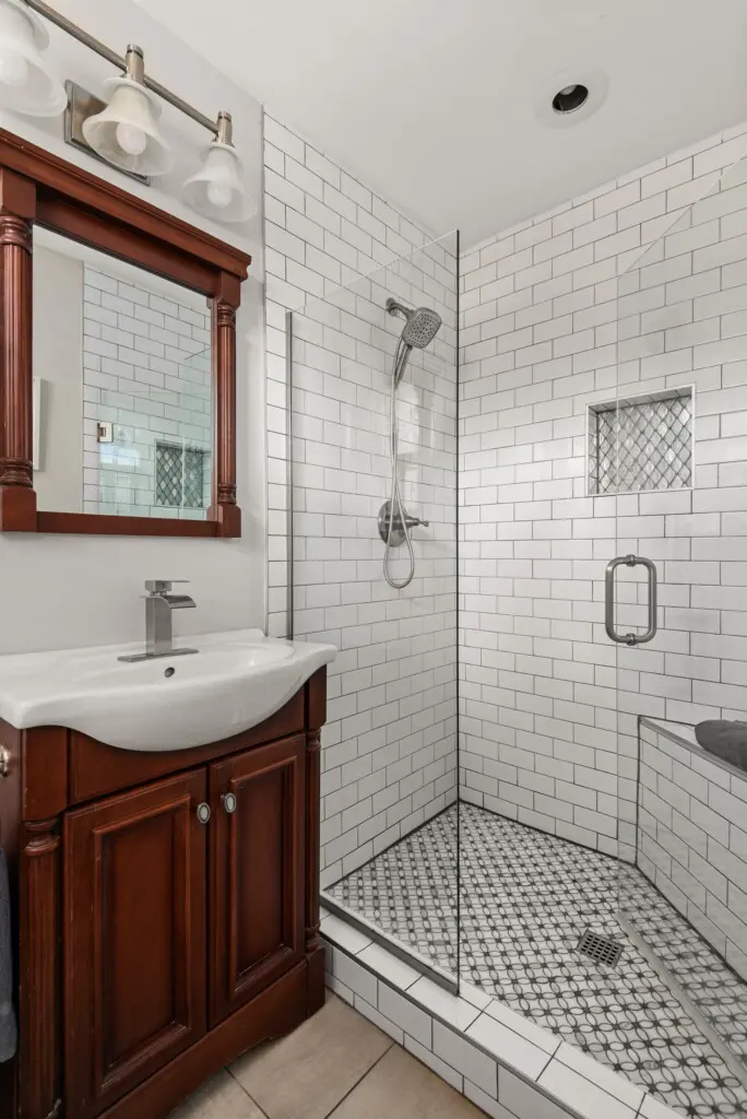 b392e02ae9a543099c8a8c809ff14e42 LargeOriginal.jpg