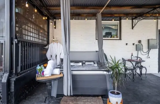 d70e61cb58874afc868bf253733cd5d7 LargeOriginal.jpg