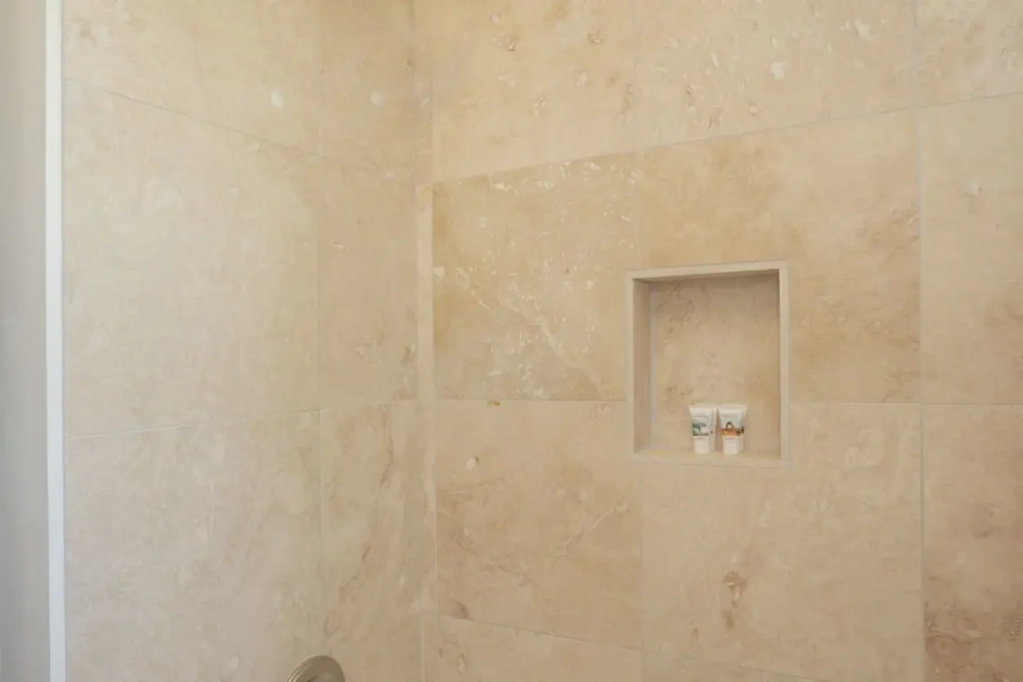 d85b21f89917400ca42139996b15a80b LargeOriginal.jpg