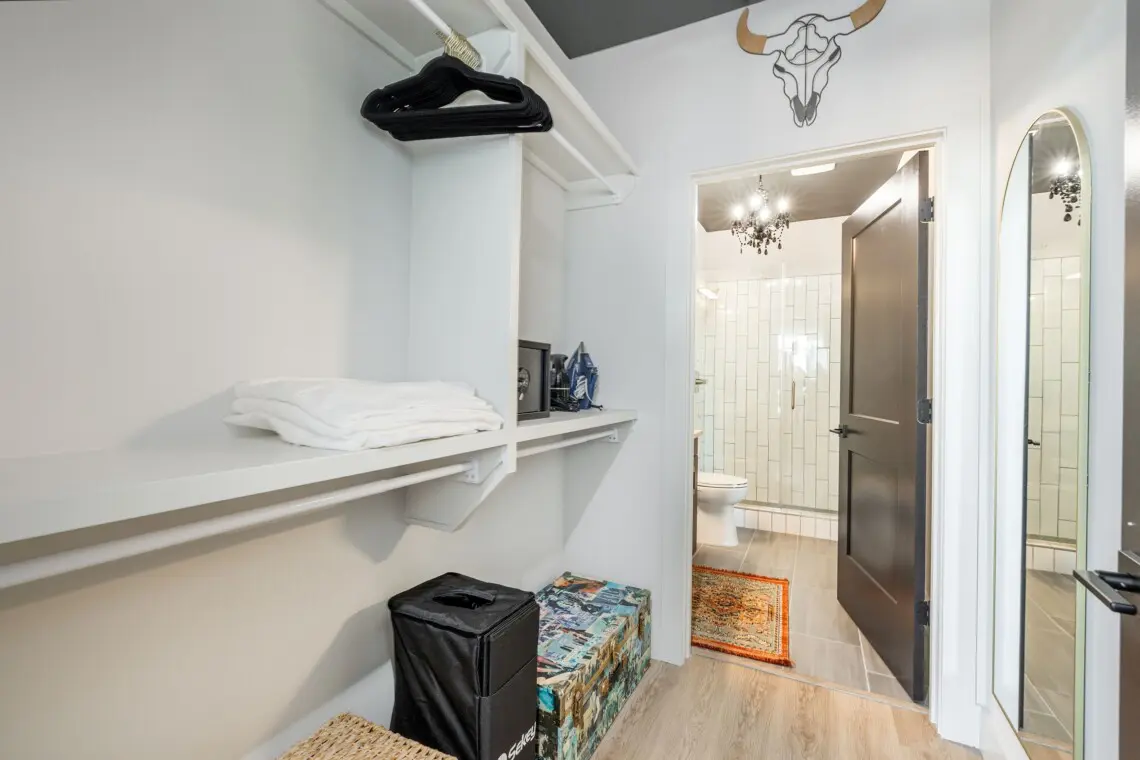 f4d33c9c727e4c7089c350f4adf51d0d LargeOriginal.jpg