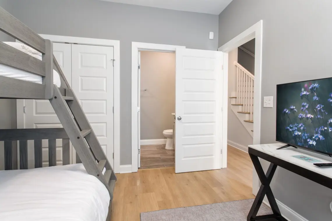 fdc5cc3a5ced48638fafba78b4217744 LargeOriginal.jpg