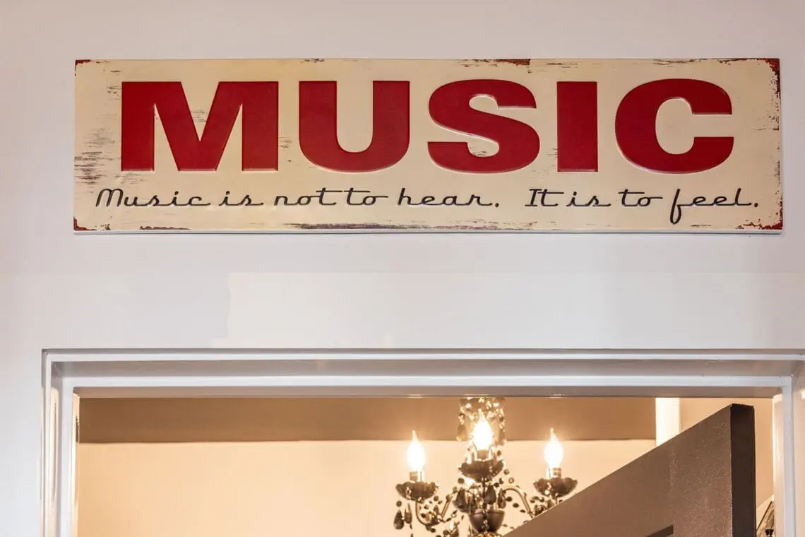 fecdfbe7d42440d697bf15f6094b39a9 LargeOriginal.jpg