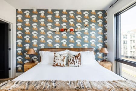 Music City Magnolia Honky Tonk Party Pad Dolly luxury Midtown Nashville rental - image 14