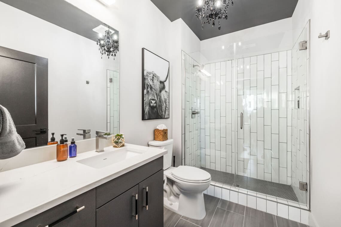 Music City Magnolia Honky Tonk Party Pad Dolly luxury Midtown Nashville rental - image 15