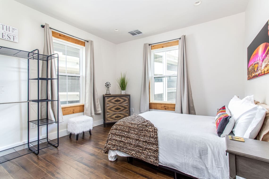 Music City Magnolia Nashville vacation rental Rocky Top with speakeasy and pool - image 14