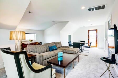 Music City Magnolia Nashville vacation rental Mockingbird near Broadway