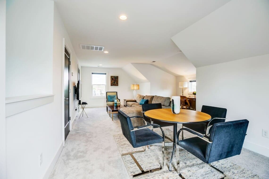 Music City Magnolia Nashville vacation rental Mockingbird near Broadway