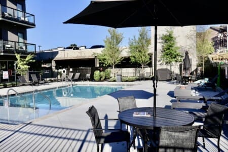 Music City Magnolia Honky Tonk Party Pad Dolly luxury Midtown Nashville rental - image 37