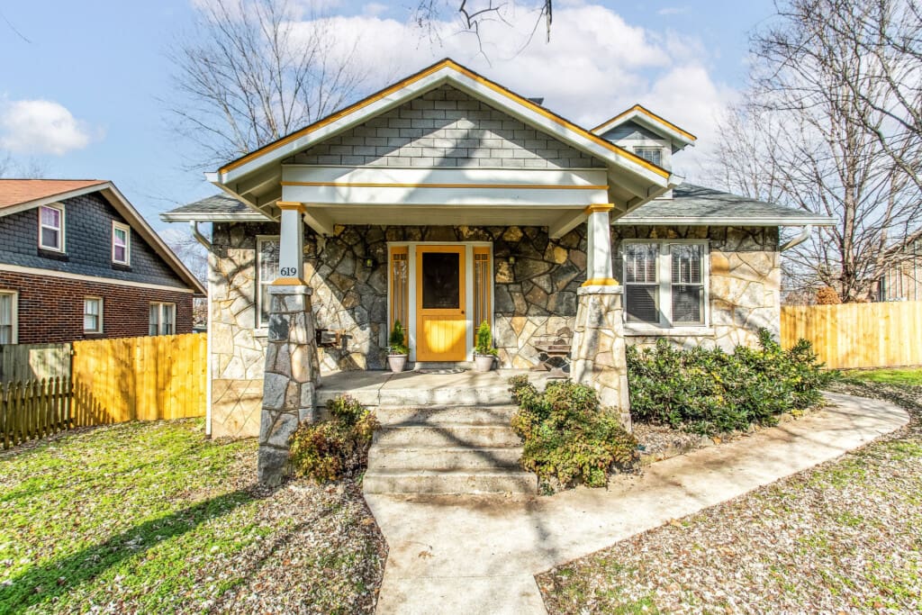 Music City Magnolia Nashville vacation rental Deacons House near Nissan Stadium - image 4