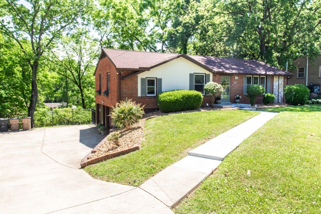 Music City Magnolia Nashville vacation rental Magnolia home - image 2