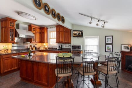 Music City Magnolia Nashville vacation rental Deacons House near Nissan Stadium - image 37