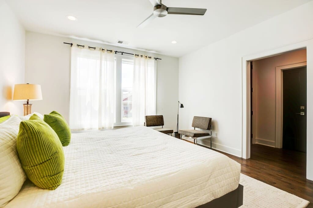 Music City Magnolia Nashville vacation rental Mockingbird near Broadway