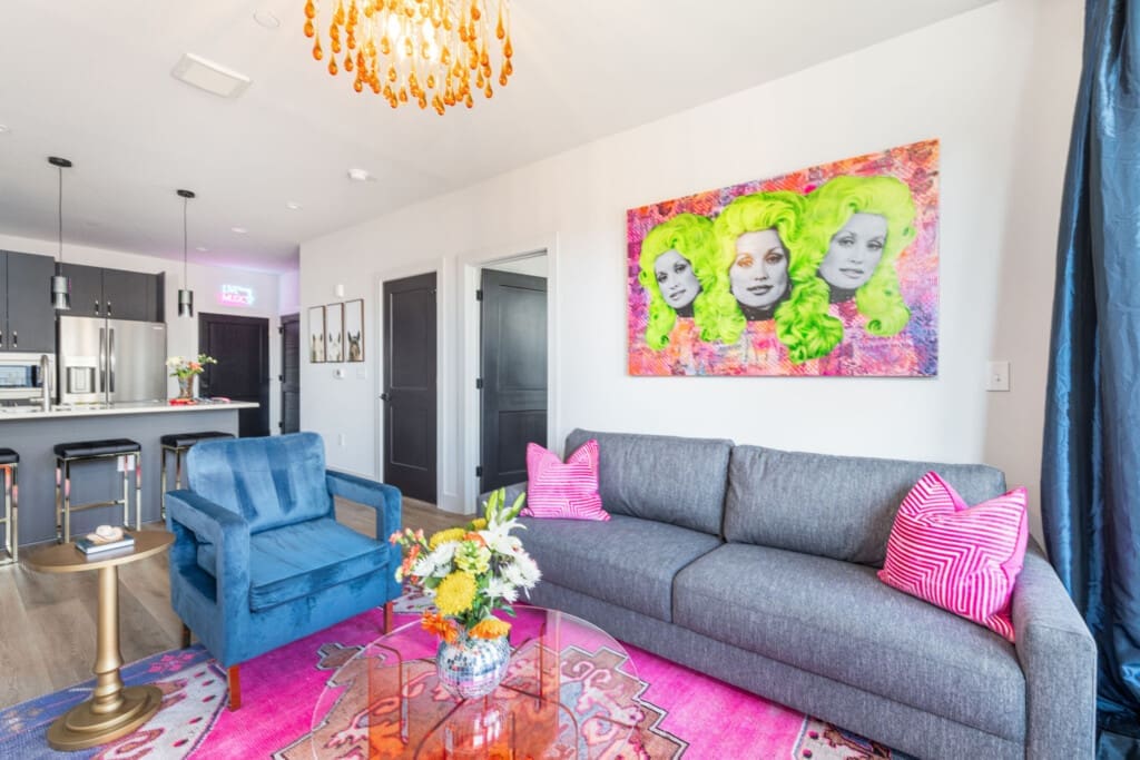 Music City Magnolia Honky Tonk Party Pad Dolly luxury Midtown Nashville rental - image 30