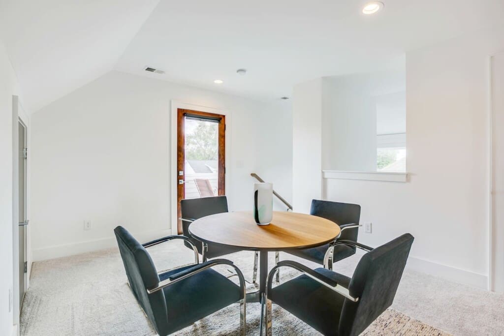 Music City Magnolia Nashville vacation rental Mockingbird near Broadway