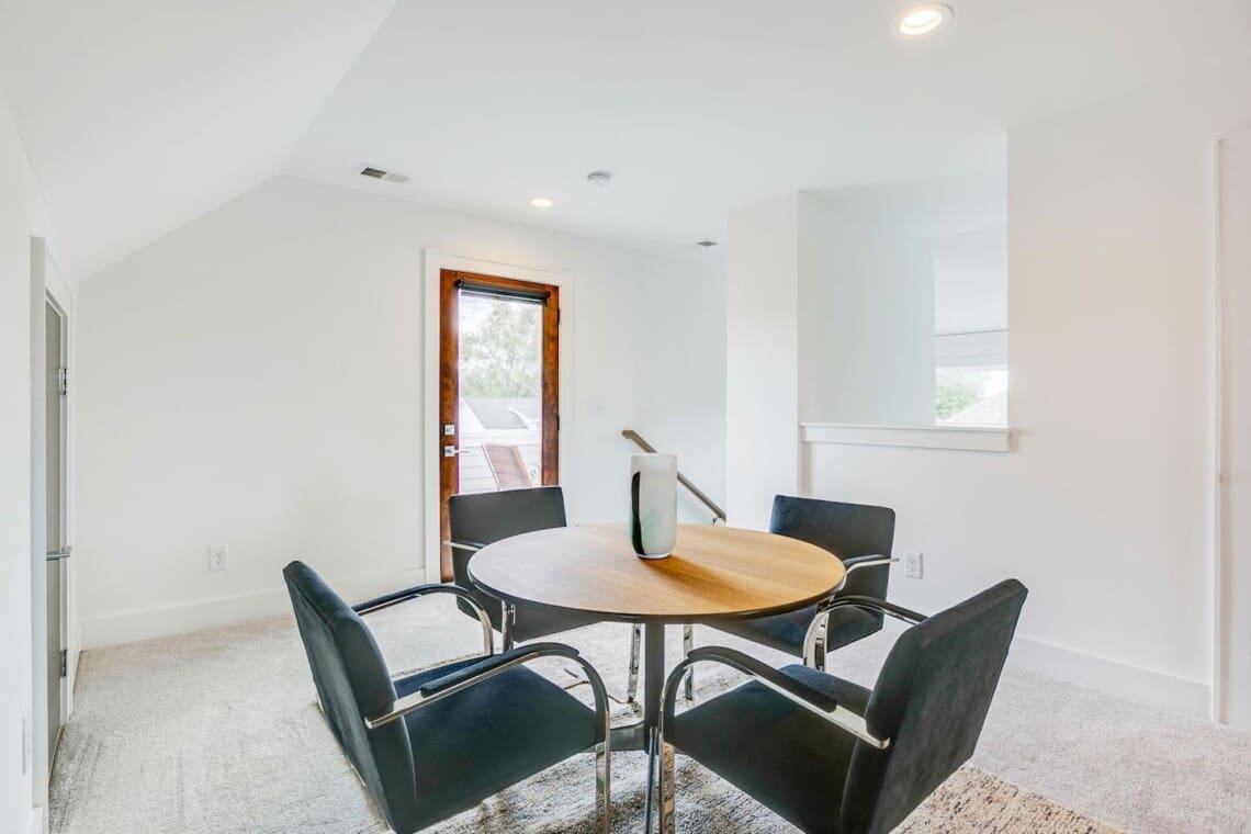 Music City Magnolia Nashville vacation rental Mockingbird near Broadway