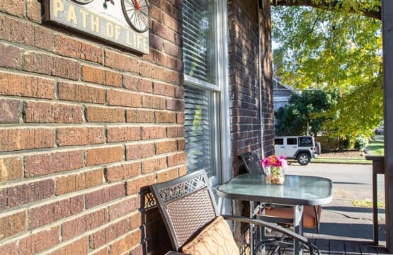 Music City Magnolia Nashville vacation rental Bluebird 1920s condo 12 South - image 14
