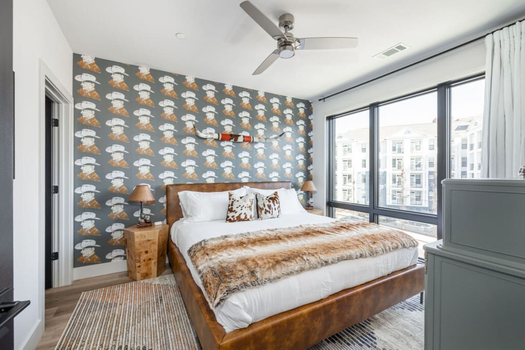 Music City Magnolia Honky Tonk Party Pad Dolly luxury Midtown Nashville rental - image 9