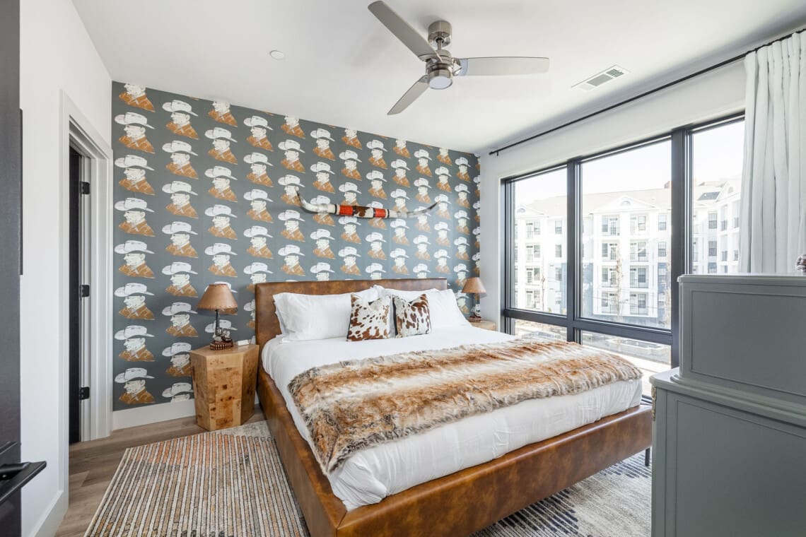 Music City Magnolia Honky Tonk Party Pad Dolly luxury Midtown Nashville rental - image 9