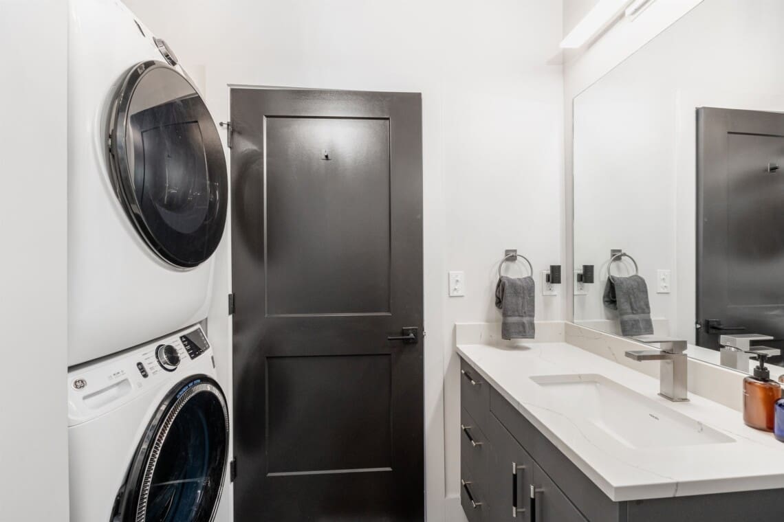 Music City Magnolia Honky Tonk Party Pad Johnny Midtown Nashville rental with pool - image 30
