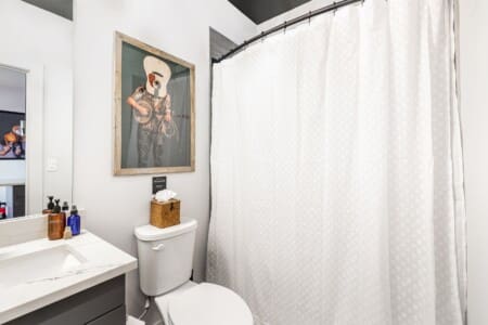 Music City Magnolia Honky Tonk Party Pad Johnny Midtown Nashville rental with pool - image 6