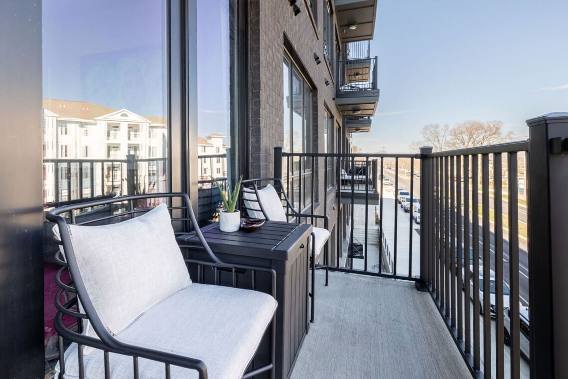 Music City Magnolia Honky Tonk Party Pad Dolly luxury Midtown Nashville rental - image 19
