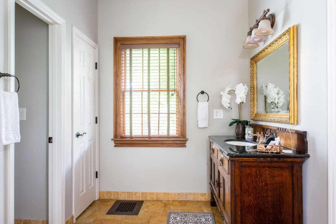 Music City Magnolia Nashville vacation rental Wisteria 12South - image 12