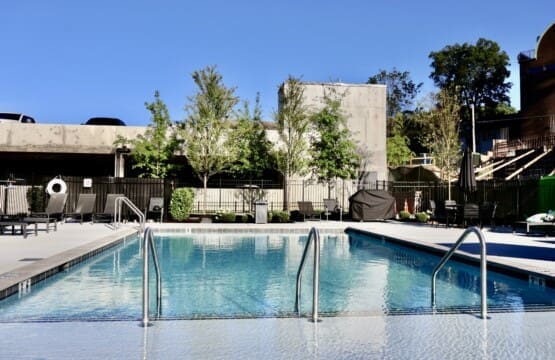 Music City Magnolia Honky Tonk Party Pad Dolly luxury Midtown Nashville rental - image 18