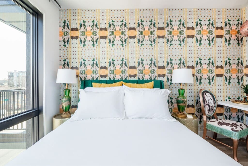 Music City Magnolia Honky Tonk Party Pad Dolly luxury Midtown Nashville rental - image 6