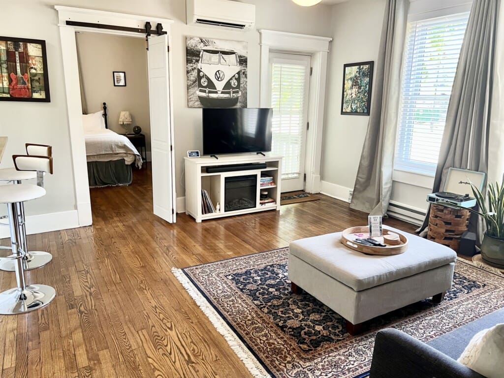 Music City Magnolia Nashville vacation rental Bluebird 1920s condo 12 South - image 1