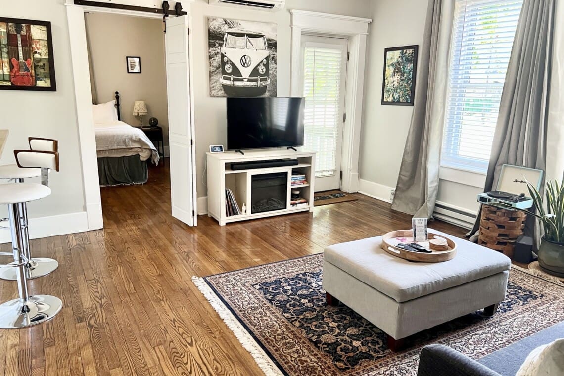 Music City Magnolia Nashville vacation rental Bluebird 1920s condo 12 South - image 1