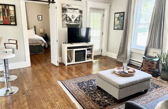 Music City Magnolia Nashville vacation rental Bluebird 1920s condo 12 South - image 1