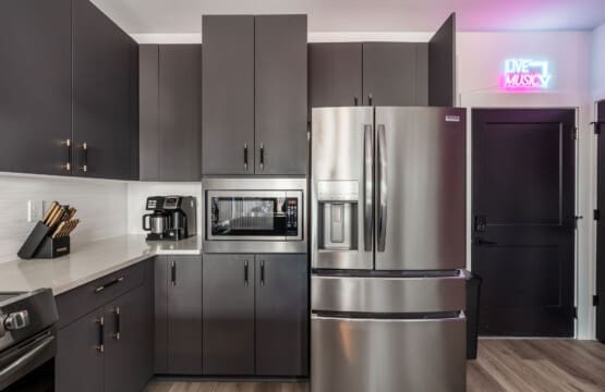 Music City Magnolia Honky Tonk Party Pad Dolly luxury Midtown Nashville rental - image 23