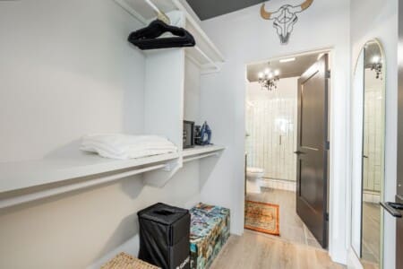 Music City Magnolia Honky Tonk Party Pads Midtown Nashville rental with pool - image 8