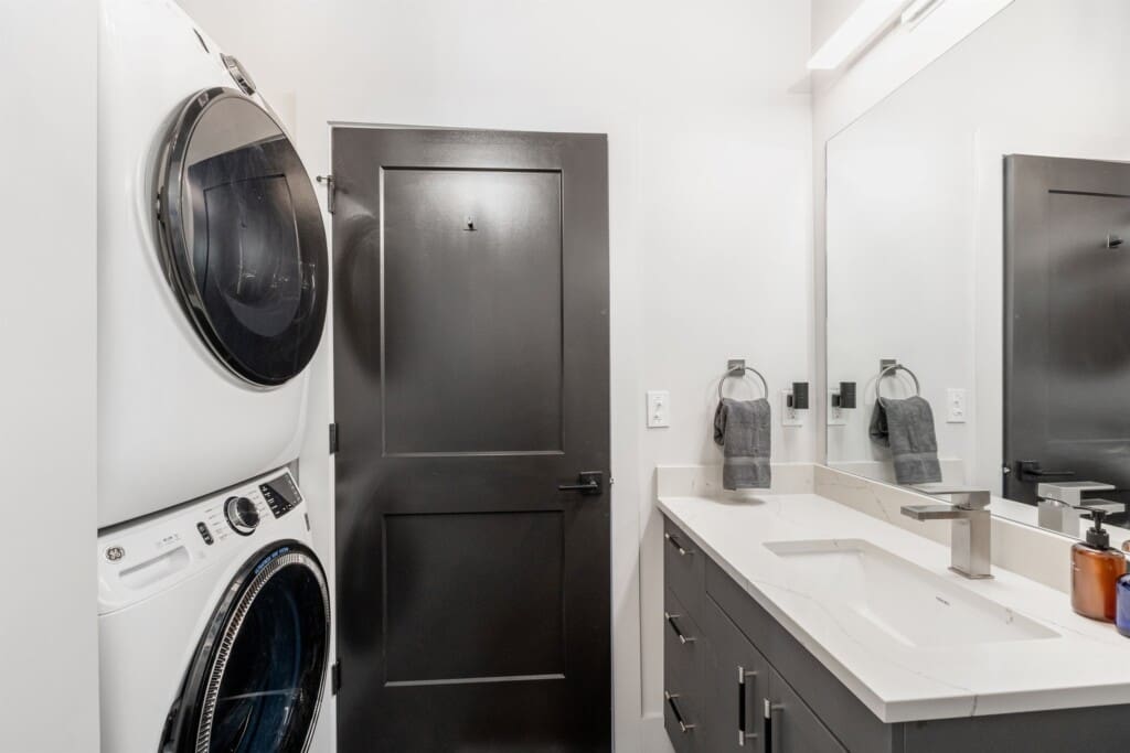 Music City Magnolia Honky Tonk Party Pads Midtown Nashville rental with pool - image 15