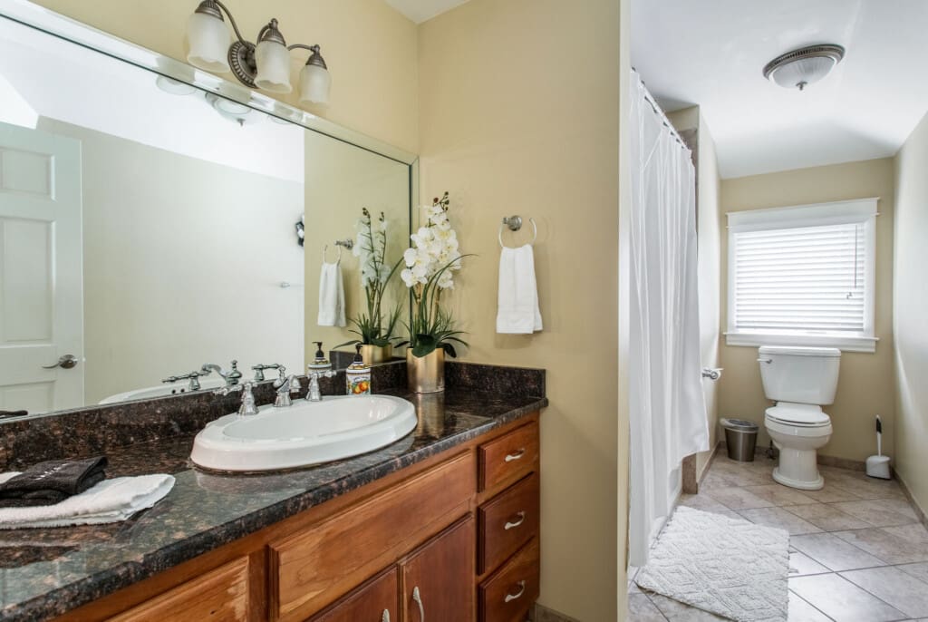 Music City Magnolia Nashville vacation rental Wisteria 12South - image 5