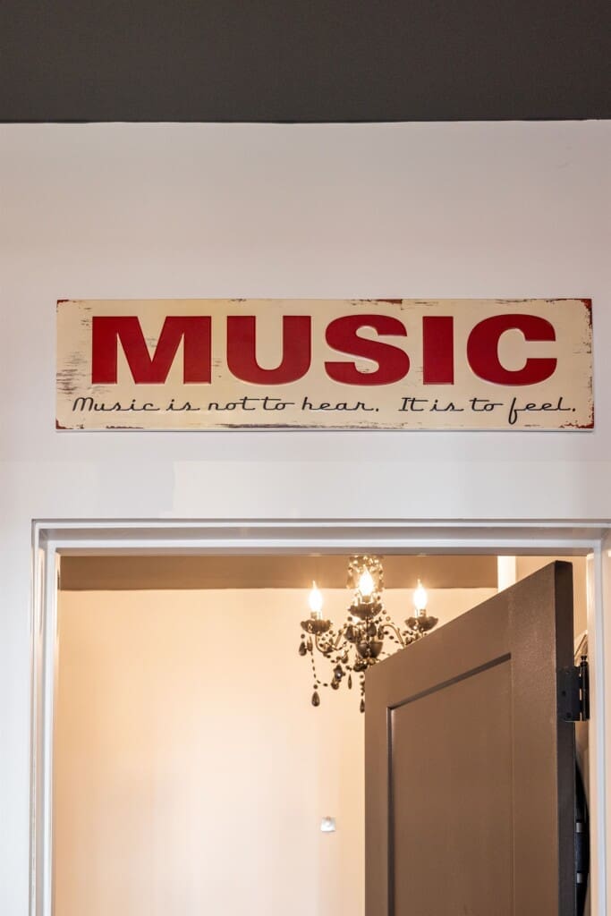 Music City Magnolia Honky Tonk Party Pad Johnny Midtown Nashville rental with pool - image 41