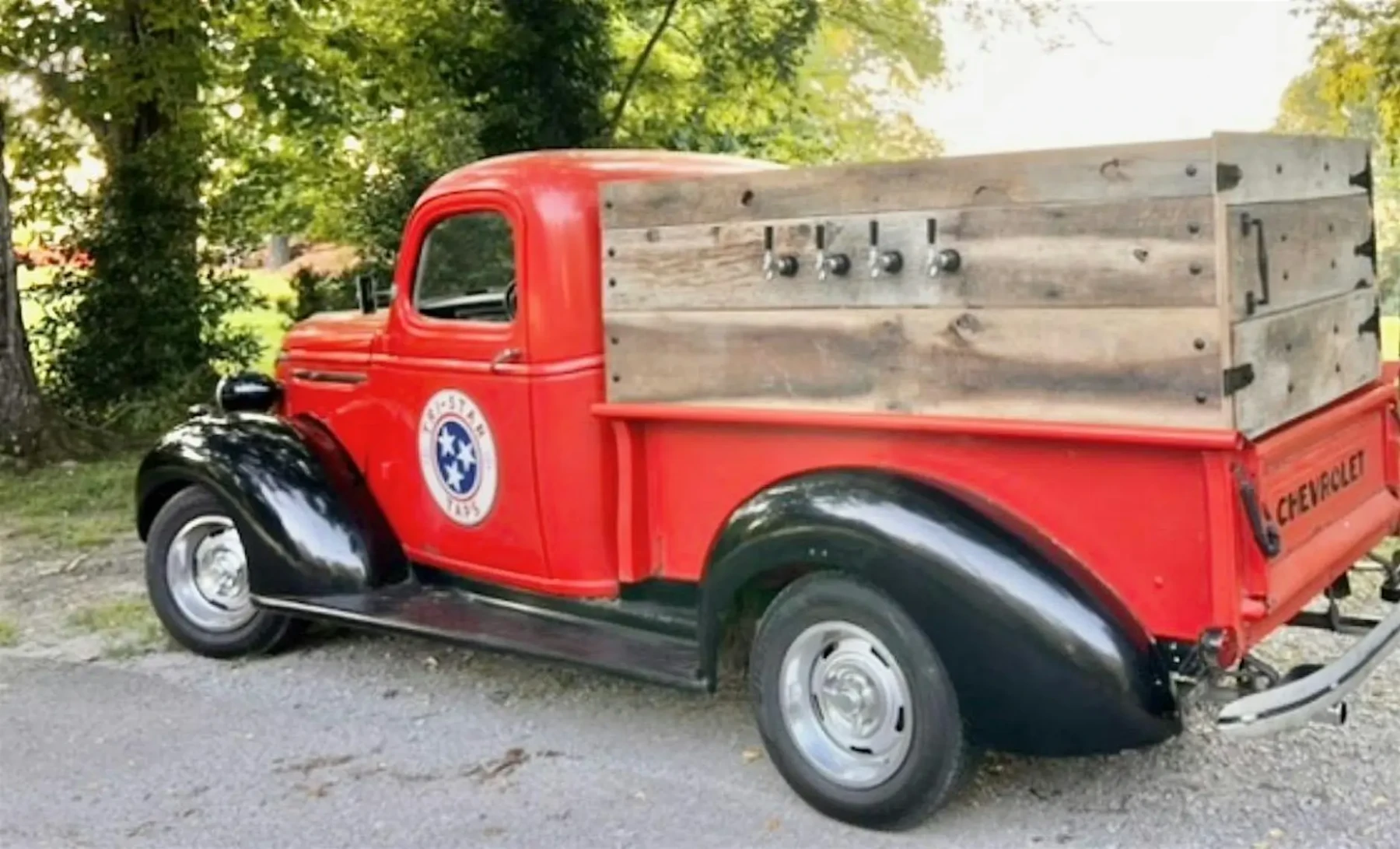 Roadside farm stand on Hargrove Road near Franklin, Tennessee