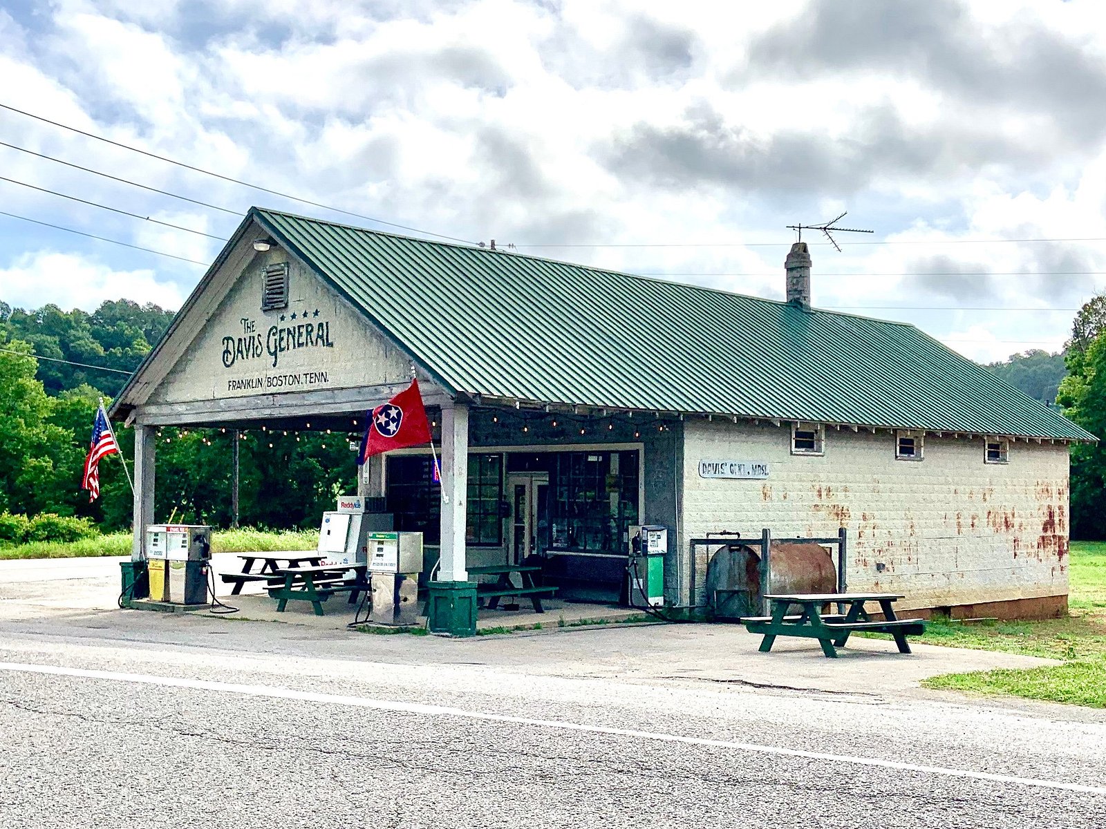 The Davis General 90-year-old country store on Leipers Creek Road near Leiper’s Fork, Tennessee