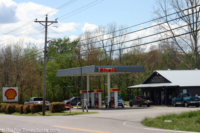 Leiper’s Fork Market Shell station and general store on Old Hillsboro Road, Franklin, TN